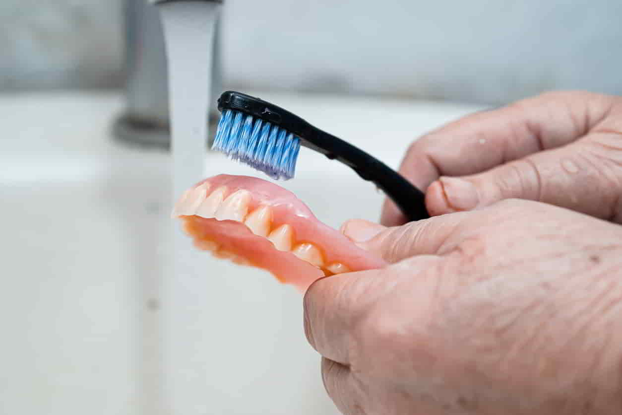 Best Denture Case: Care For Your Dentures Without Breaking The Bank